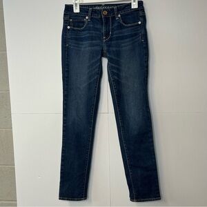 Women’s American Eagle Dark Wash Skinny Stretch Jeans. Size 4 Regular.